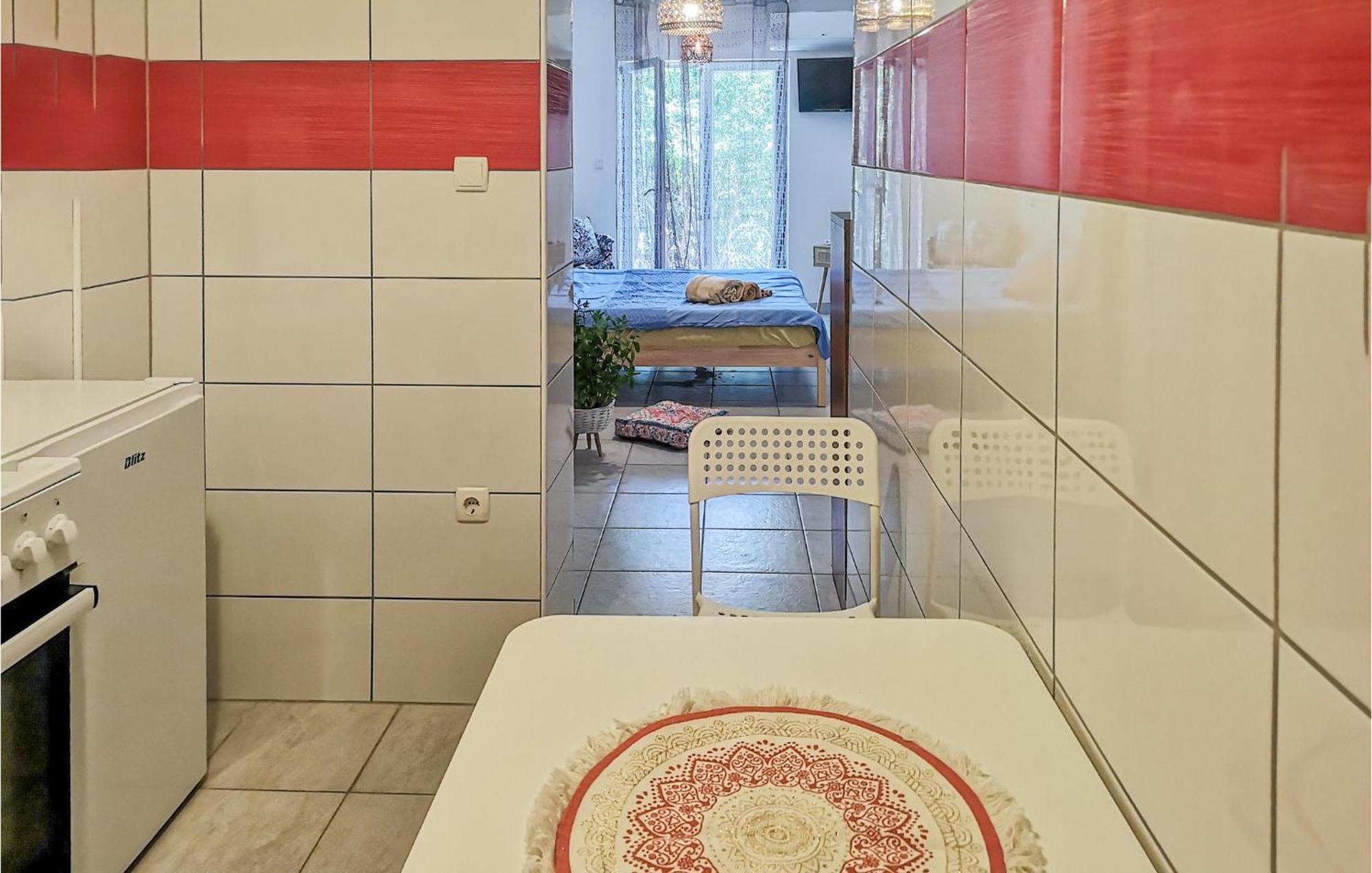 Pet Friendly Apartment In Novalja With Kitchen Kültér fotó